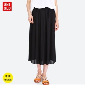 Uniqlo Black Pleated Skirt